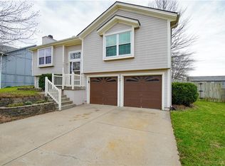 1405 Magnolia Dr, Greenwood, MO 64034