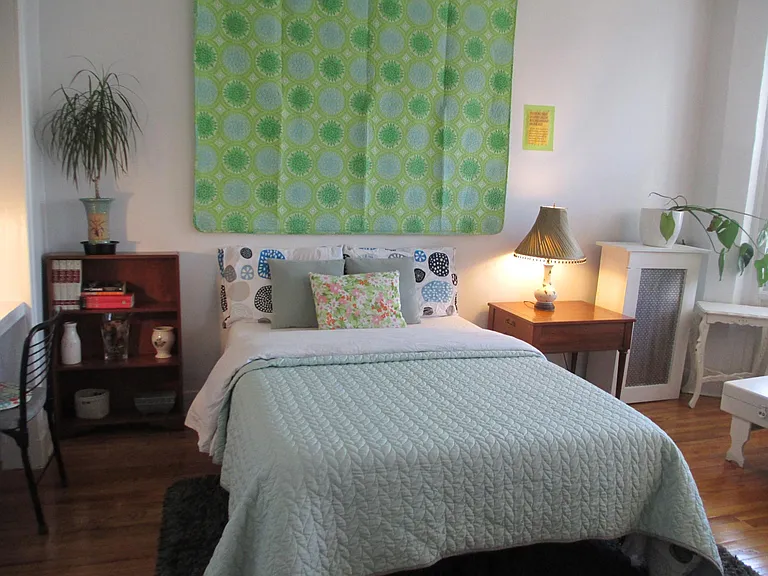 bedroom2, full size bed.