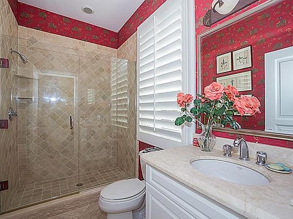 officebathroom_700