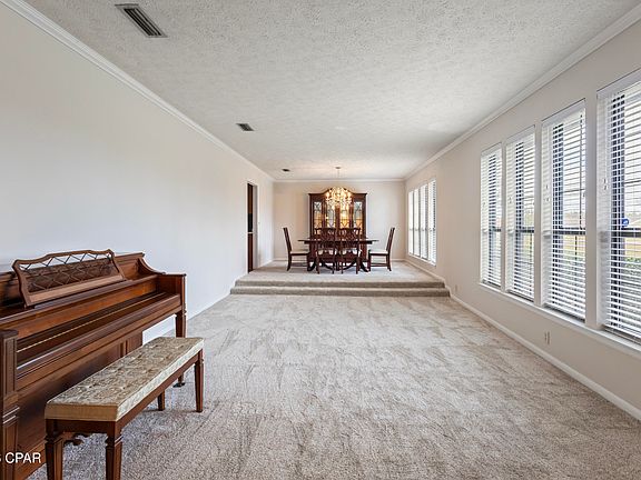 4th image of 141 Jenks Cir