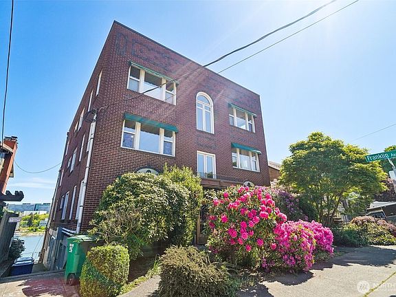 2nd image of 3226 Fuhrman Avenue E #201