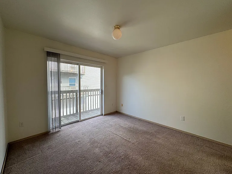 1501 H St #101 — Photo 28