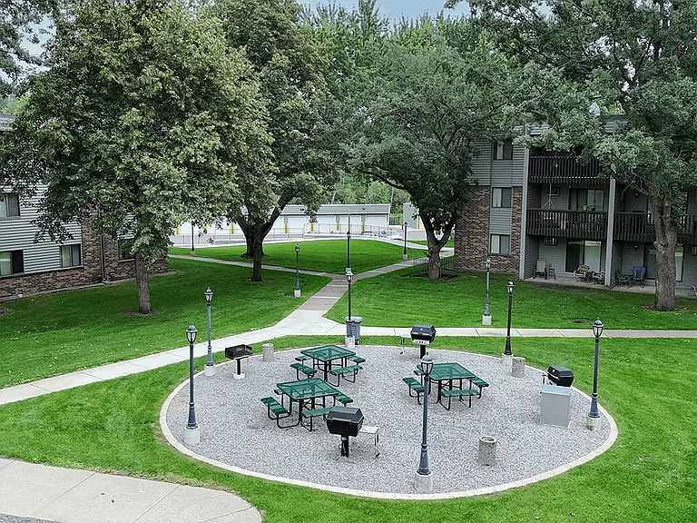 Picnic Area & Outdoor Grilling Stations