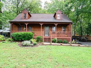 8274 Fieldshire Dr, Mechanicsville, VA 23111