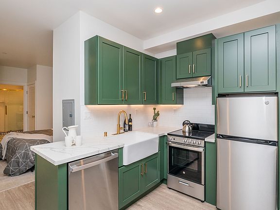 4th image of 337 10th Ave #15