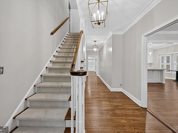 2nd image of 4962 Wellington Dr
