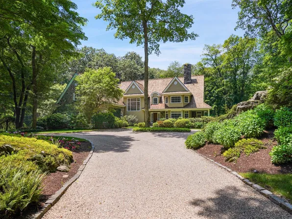 28 Stone Paddock Place, Bedford, NY 10506