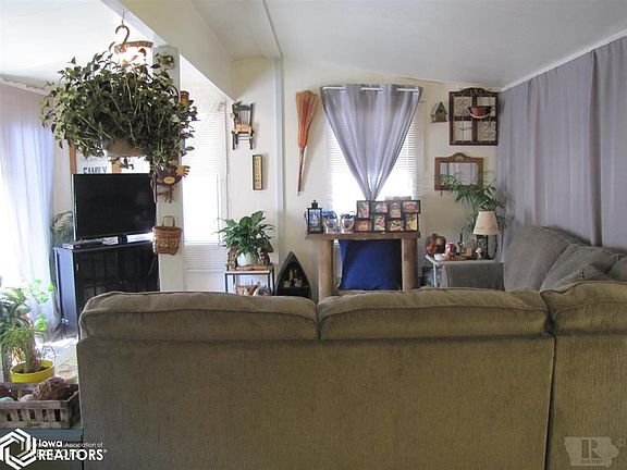 3rd image of 1108 Avenue E
