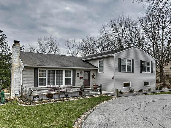 2nd image of 6315 Sherwood Ln