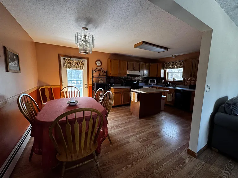 86 Birchwood Ave — Photo 5