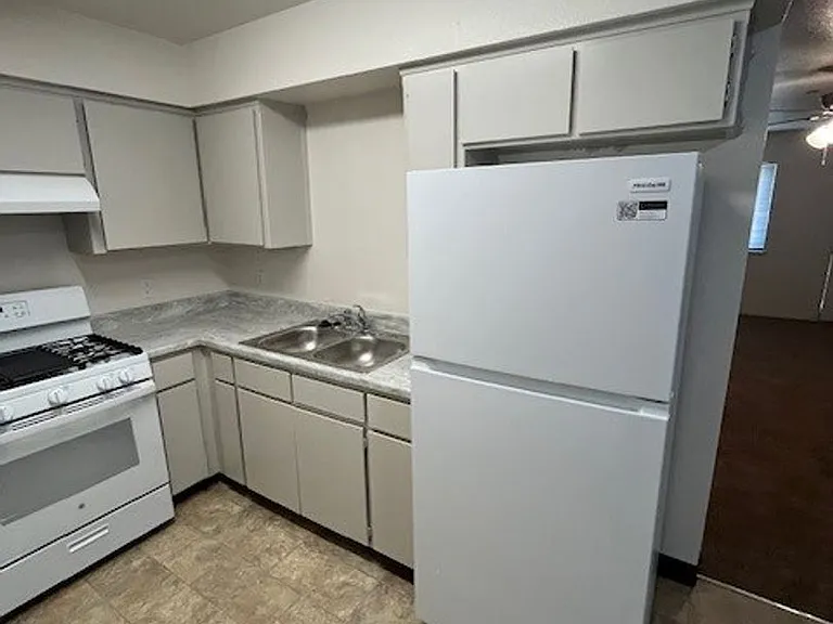 1005 N Divisadero St — Photo 7