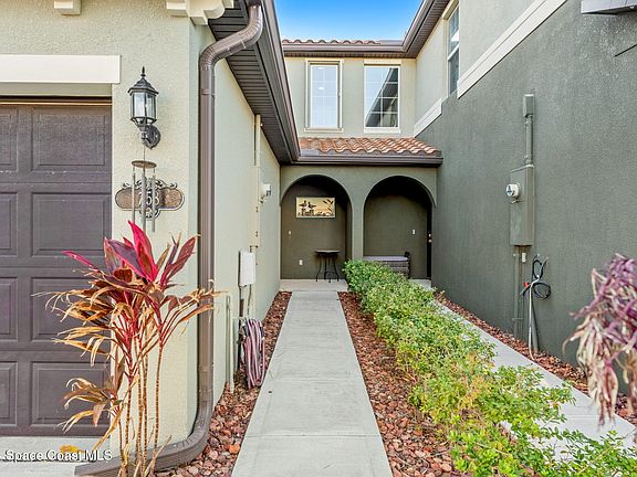 4th image of 758 Carlsbad Dr