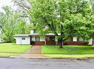 1180 Paddock Dr, Florissant, MO 63033
