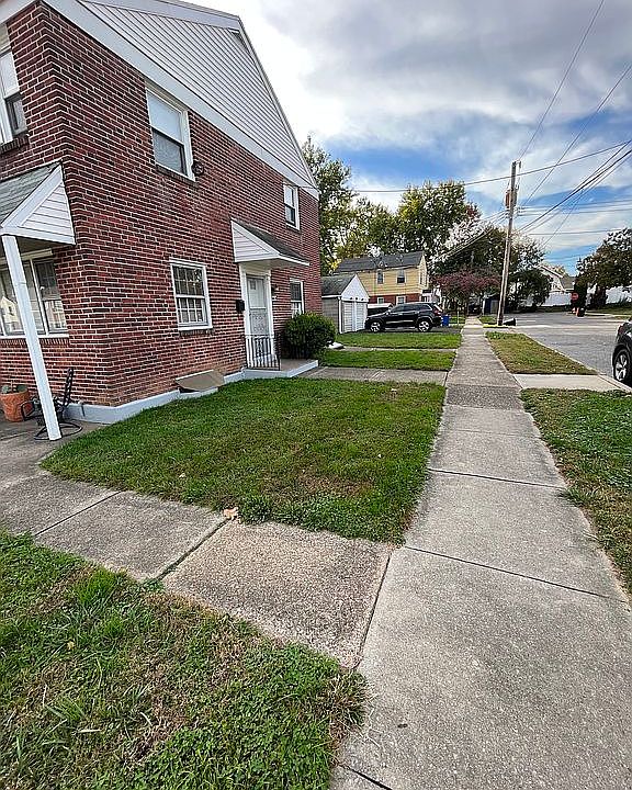 2nd image of 100 W Parkway Ave