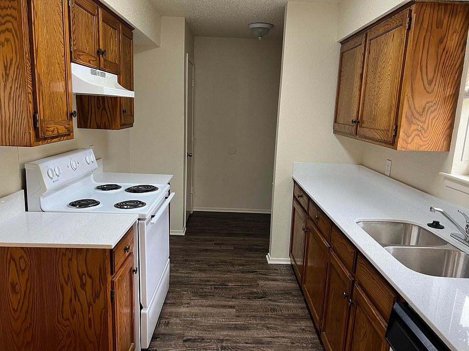 2nd image of 2558 Windy Pine Ln