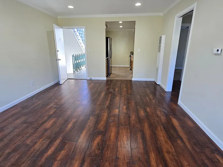 15242 Roselle Ave — Photo 11