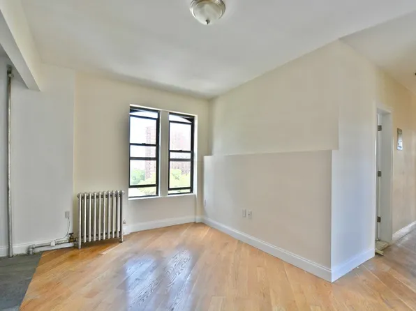 1274 Amsterdam Avenue image 1 of 5