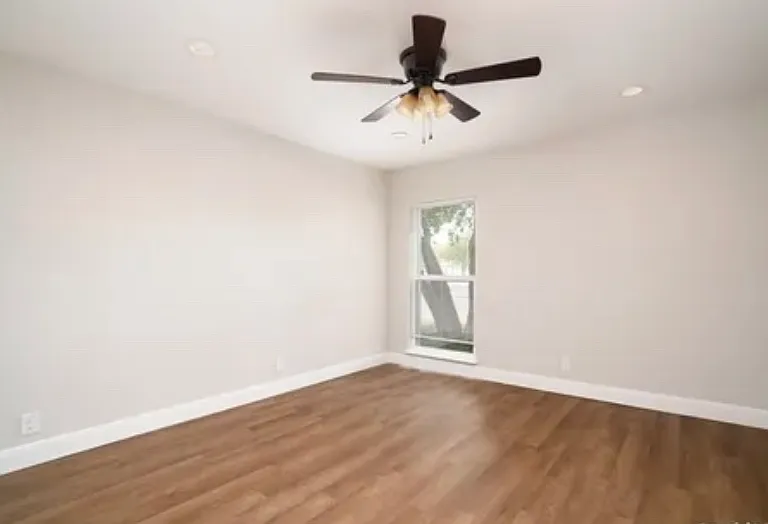 7347 Montgomery Dr — Photo 11