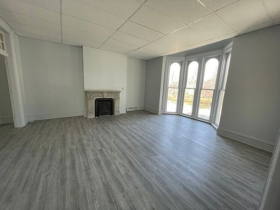 3rd image of 224 Tinkler St #1