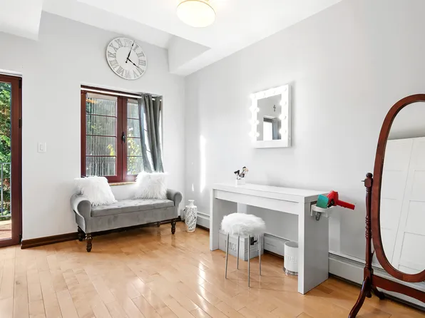 240 Battery Avenue image 11 of 21