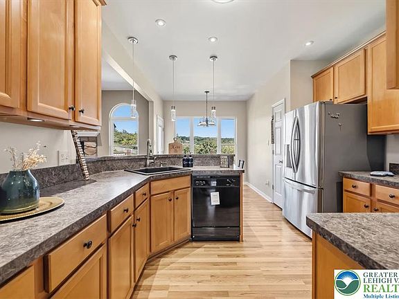 3rd image of 3857 Tie Rd