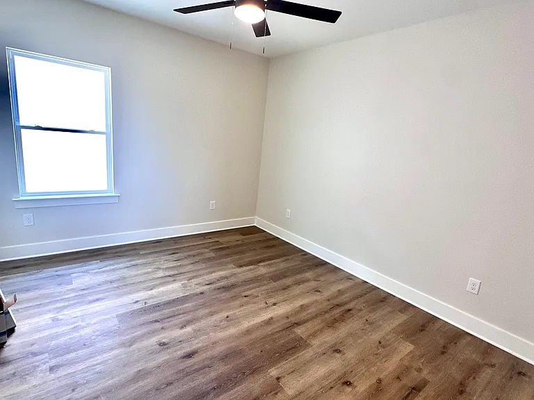 615 Waco Dr #B — Photo 30