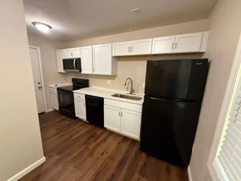 309 Hawthorne Court — Photo 12