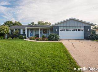 3717 Basswood Dr SW, Grandville, MI 49418