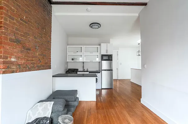 Rented by Hagstrom Management Inc | media 51