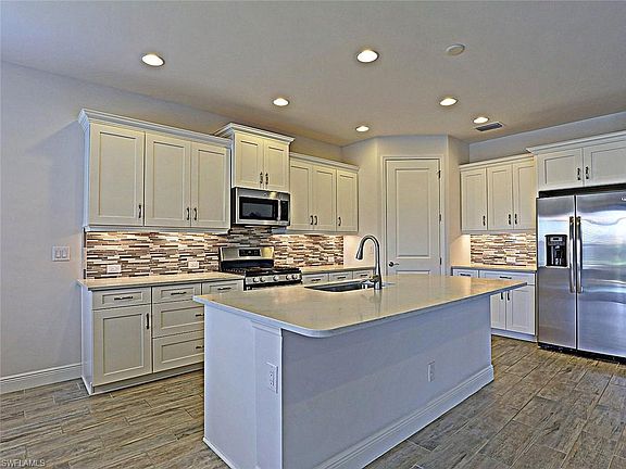 3rd image of 7749 Cypress Walk Dr