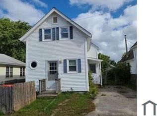 73 11th St, Onset, MA 02558