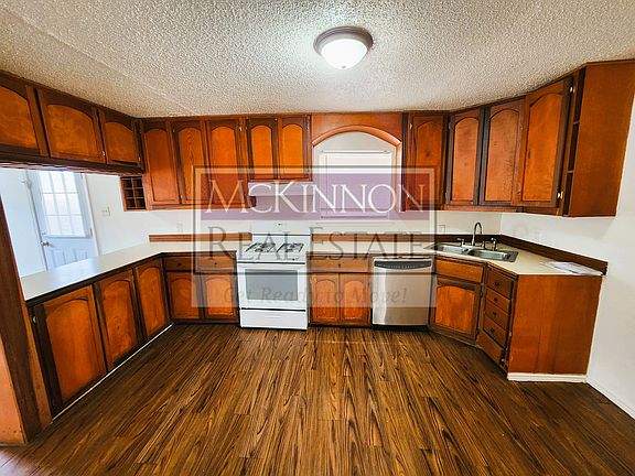 3rd image of 2228 Toulon Ln