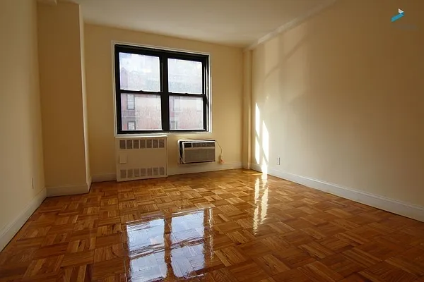 Rented by FirstService Realty (legacy) | media 10