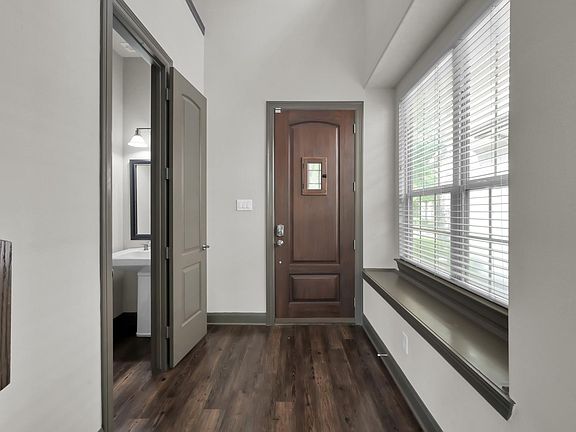 5th image of 38 Aventura Pl
