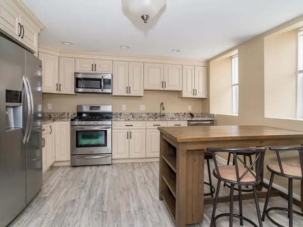 903 Lincoln St, Franklin, MA 02038