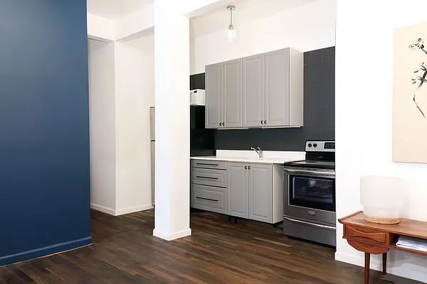 Rented by Grand & Co. | media 12