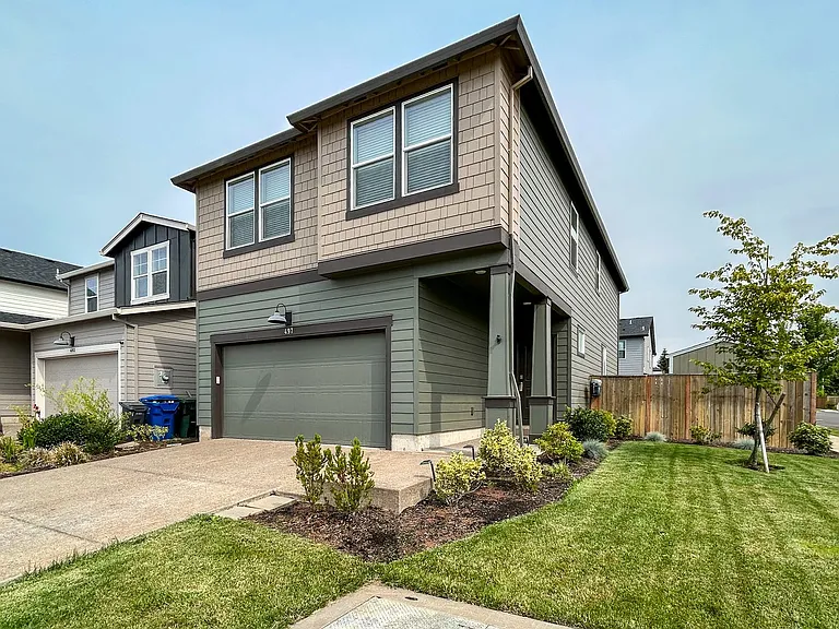 497 Himalaya St NE — Photo 1