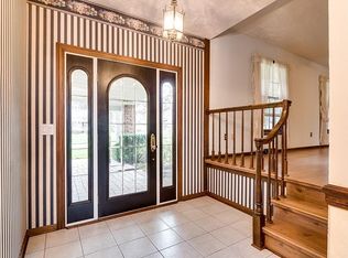 7712 Oakridge Dr, Concord Township, OH 44060