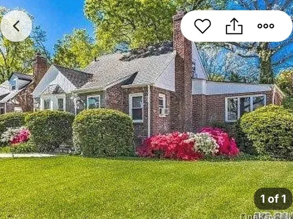 94 E Fenimore Street, Valley Stream, NY 11580