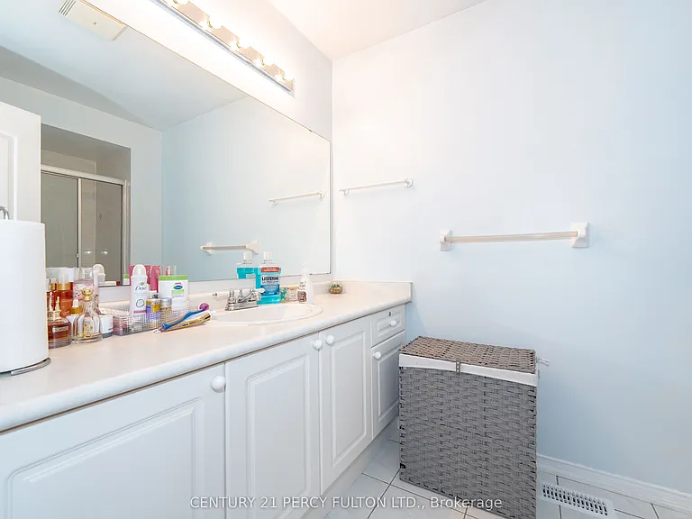 71 Armitage Cres — Photo 25