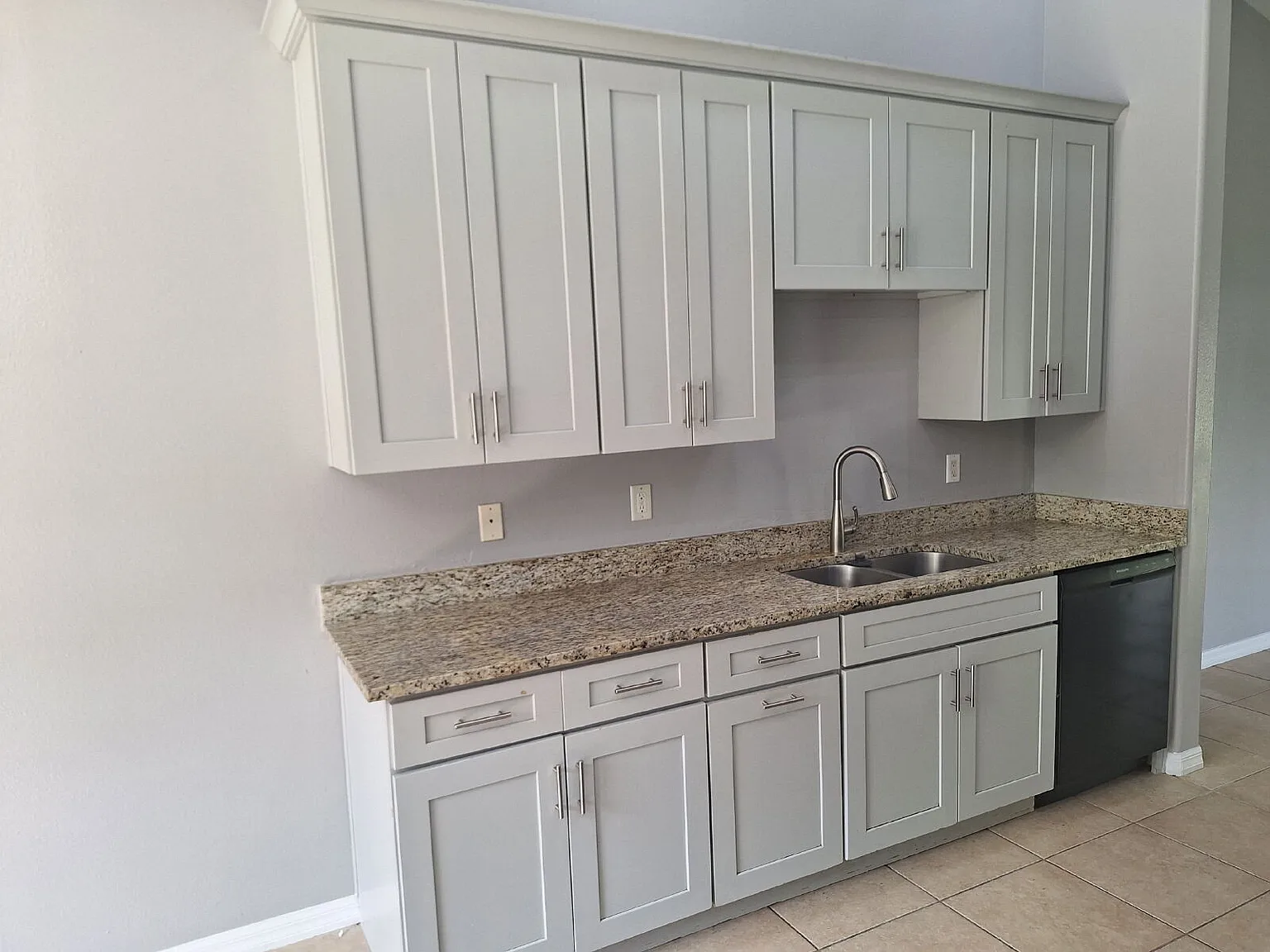 3 bed, 2.0 bath, 1438 sqft, $1,895 — Photo 4