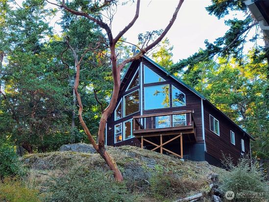 863 Chinook Way, Center Island, WA 98221