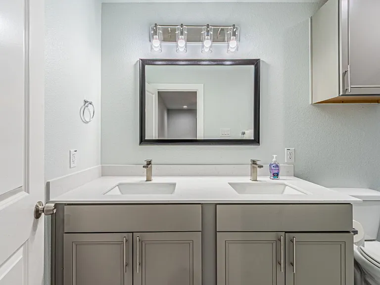 3513 Cleveland St — Photo 10