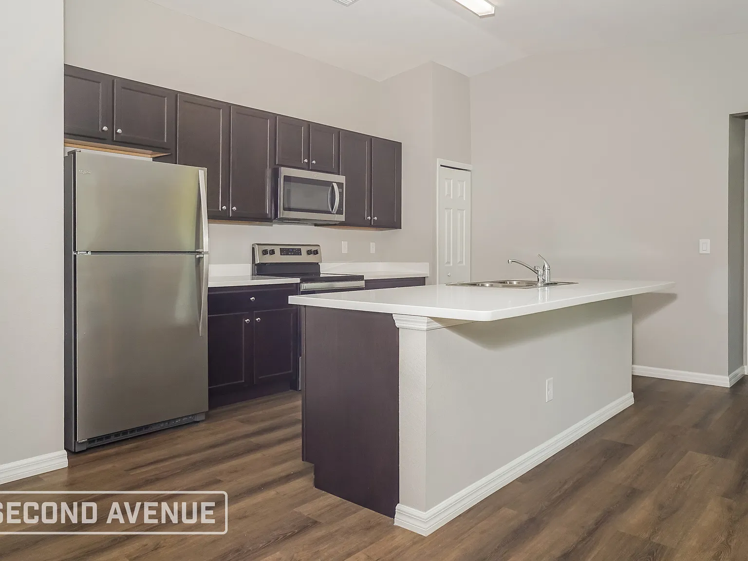 4 bed, 2.0 bath, 1833 sqft, $1,825 — Photo 3