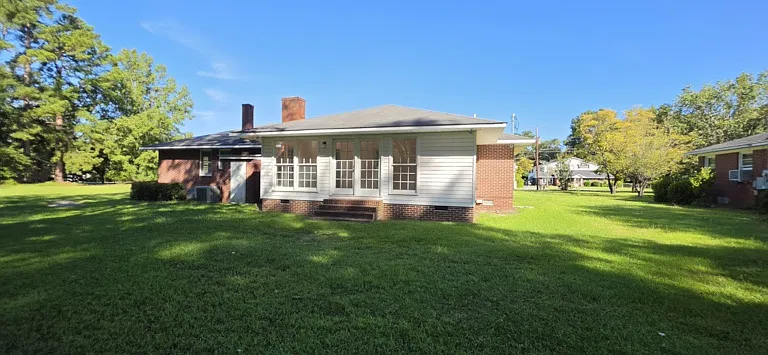 3 bed, 1486 sqft, $1,300 — Photo 2