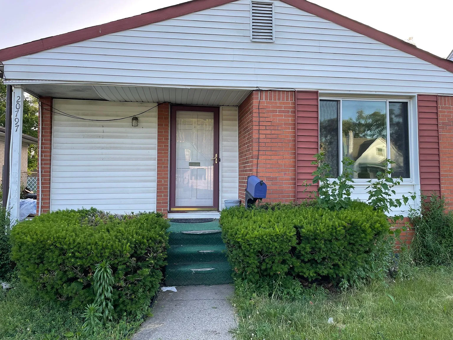 20797 Reimanville Ave photo 1
