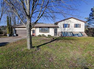 8200 Stagecoach Rd, Cross Plains, WI 53528