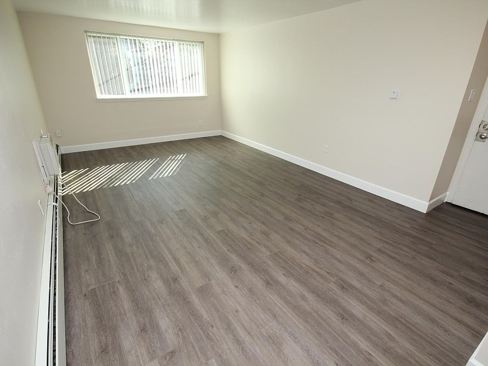 1st image of 136 Lincoln St APT 7