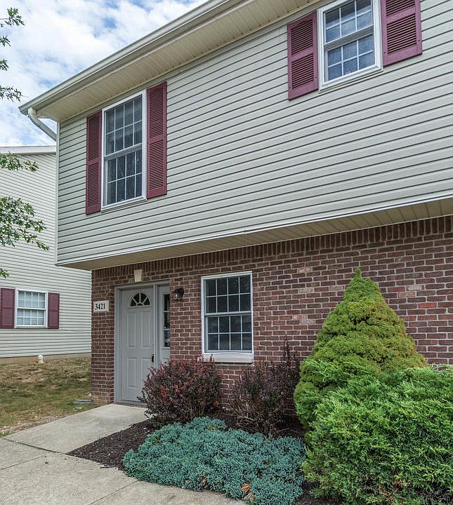 1st image of 3421 S Oaklawn Cir