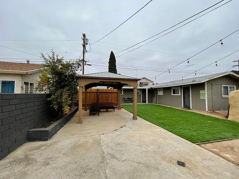 1923 N Ave — Photo 13